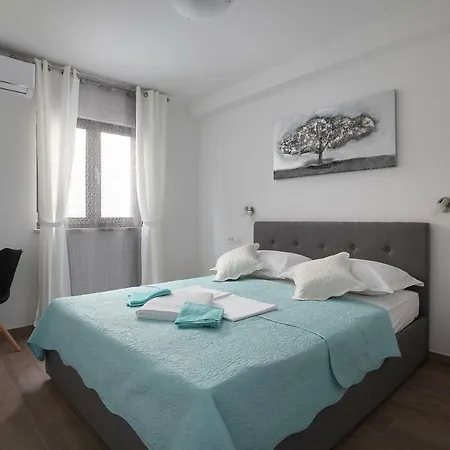 A&z * Makarska